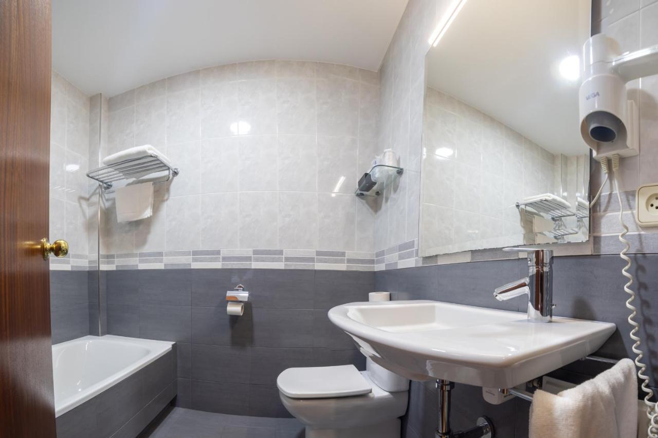 Hotel Europa Arteixo Kültér fotó